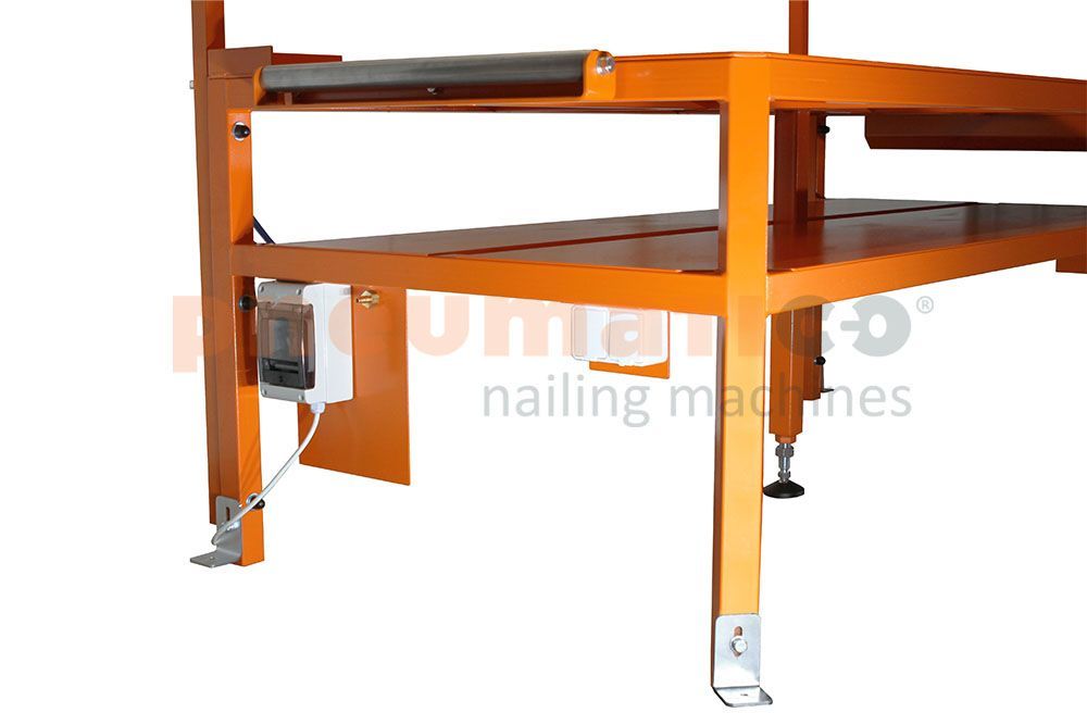 Poste de travail pour palettes avec faible consommation d'énergie