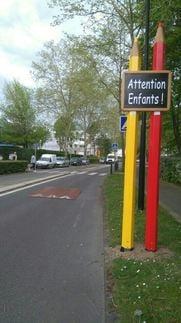 Totem ecole 2 crayons et ardoise_6