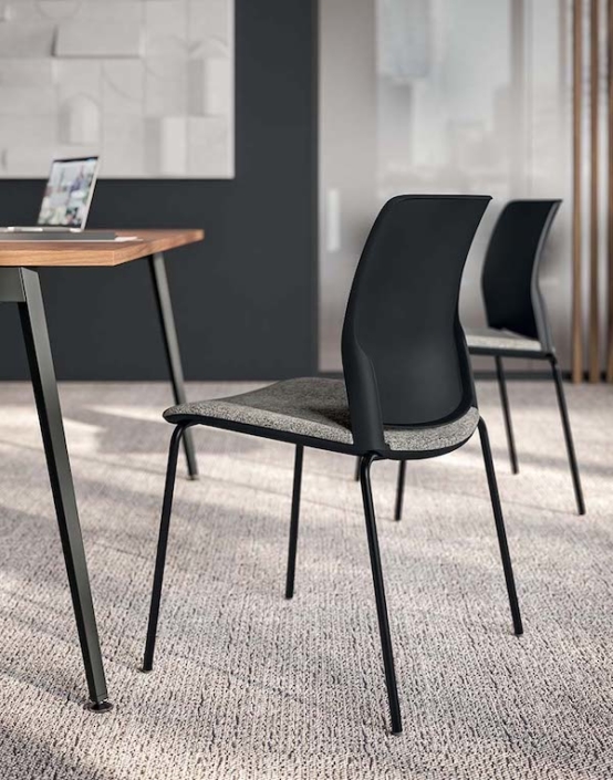 Chaise de réunion design, confortable pour un environnement de travail productif et accueillant_6