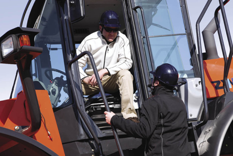 Chargeuses ZW180-5B - Hitachi - 126 kW, 14400-15000 kg, godet 2.4-2.8 m³_6