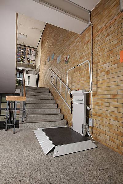 Plateforme élévatrice inclinée pour escalier droit - lehner  delta_6