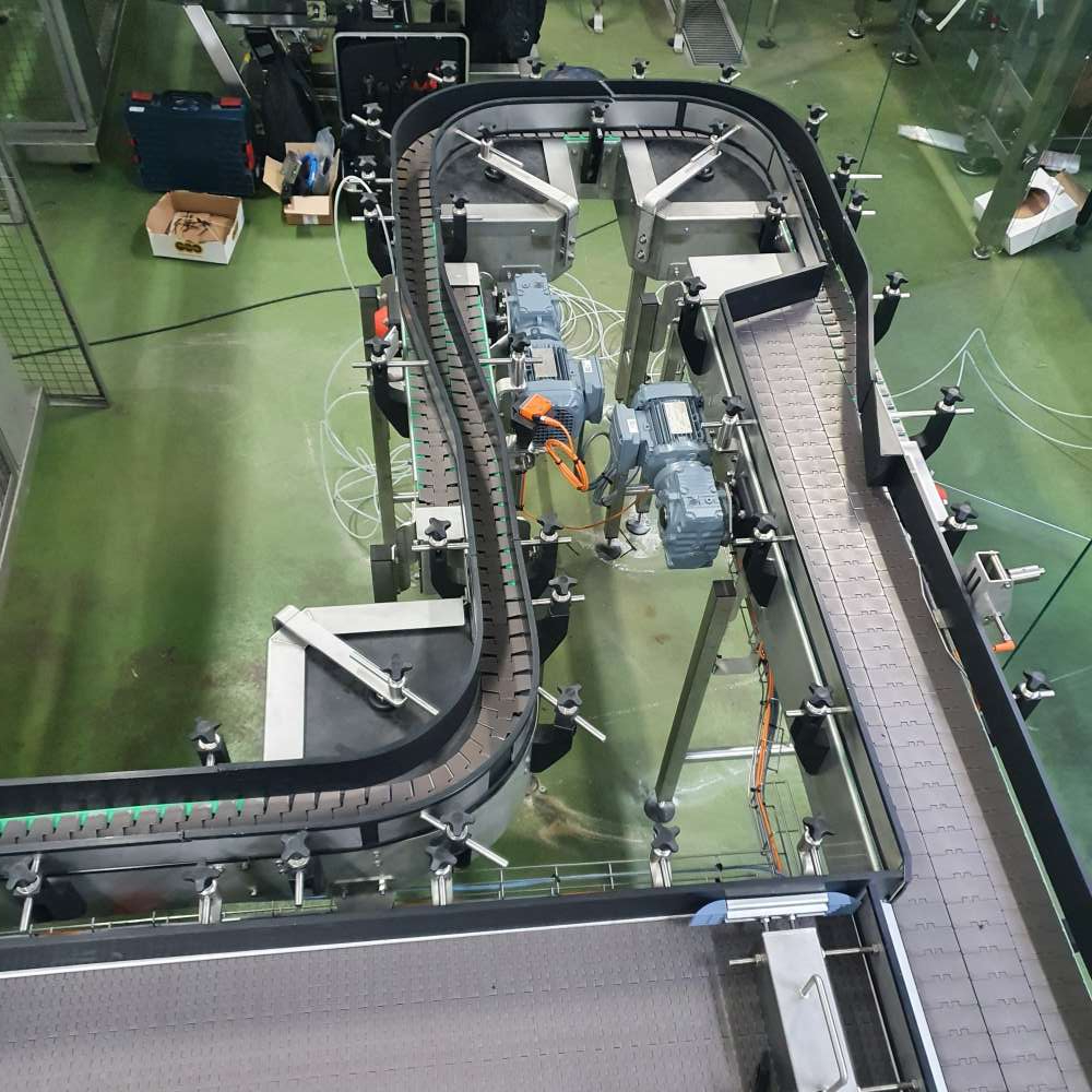 Convoyeur à chaîne en inox, motorisation classique / movimot / movigear pour l'agroalimentaire, le pharmaceutique et la cosmétique - cms_6