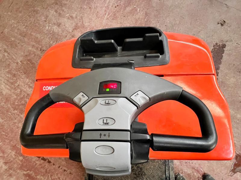 BT OSE250 Gerbeur transpalette électrique_6