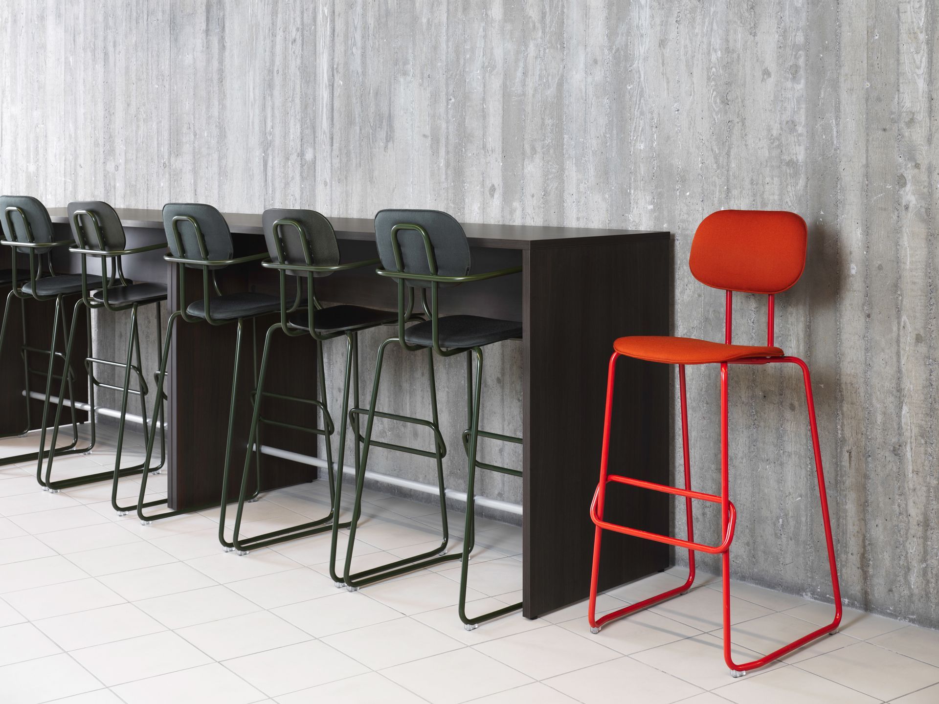 Chaise empilable NEW-SCHOOL - design vintage, configurable et polyvalente_6