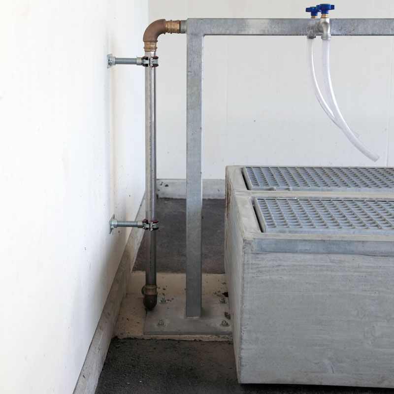 Installation de nettoyage des chaussures sur sol - Lave-chaussures robuste en béton armé avec 4 à 16 stations_6