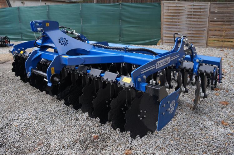 Déchaumeur à disques porté 3,5 m - LANDSTAL LST BT 350 - 28 disques - rouleaux V-ring et réglage hydraulique_6