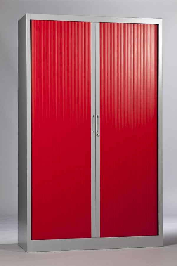 Armoire pour dossiers suspendus avec dessus équipé