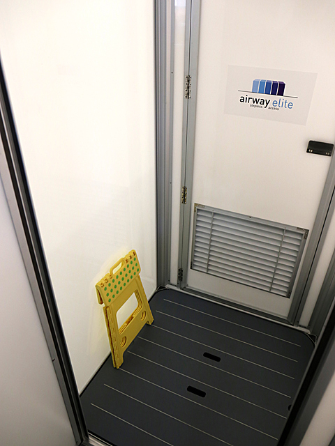Compartiments à caillebotis surélevés du sas AirWay Elite Mark II