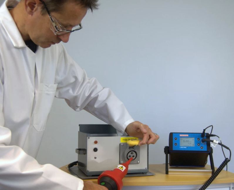 Détecteur de porosité alimenté par secteur - Lab Pro2 avec accessoires et électrodes_6