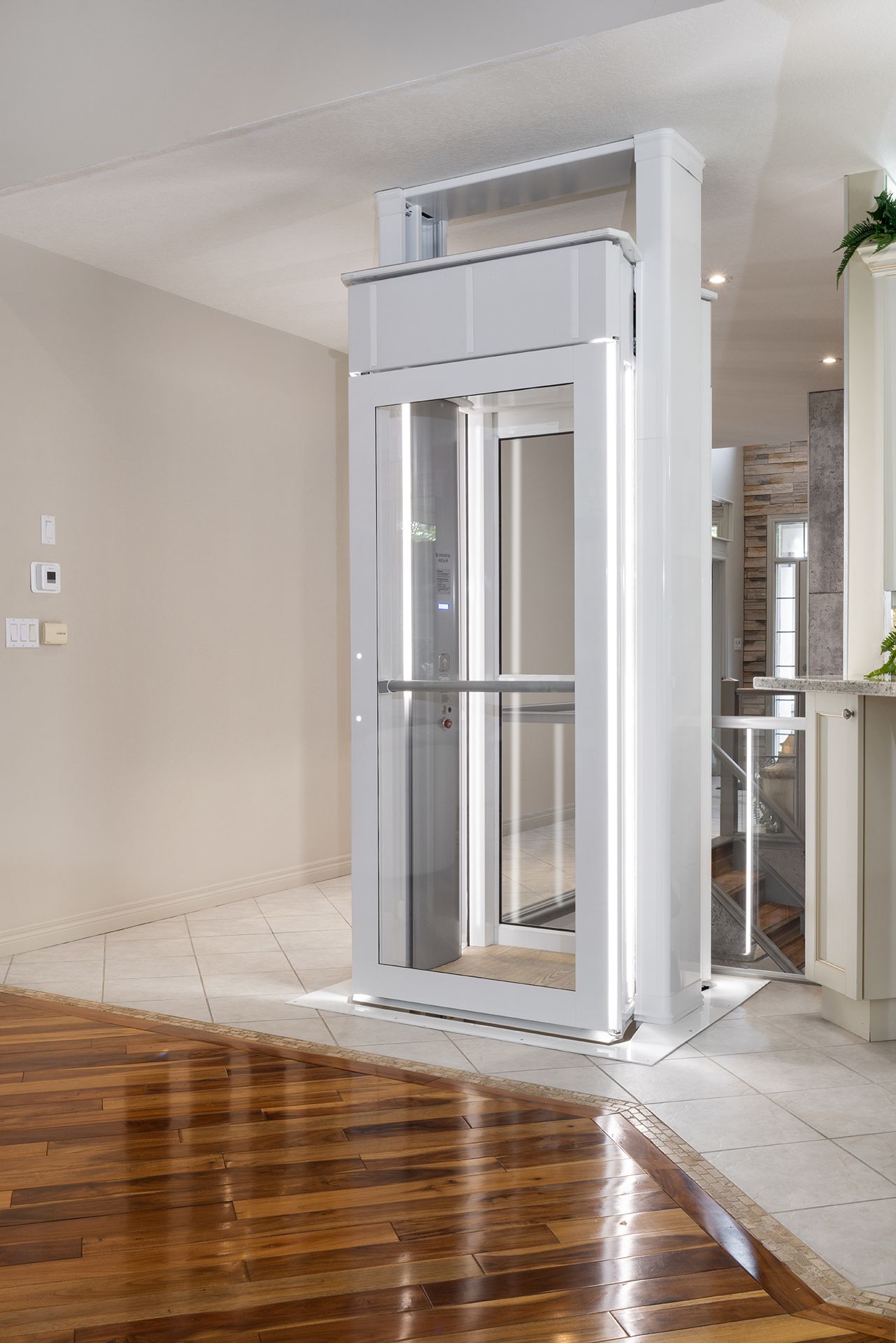 Elévateur privatif,  compact et design - Savaria Luma_6