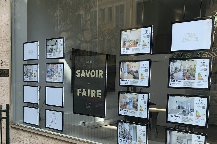 Porte-affiches personnalisables et durables - Matériaux résistants et adaptés à tous les budgets_6