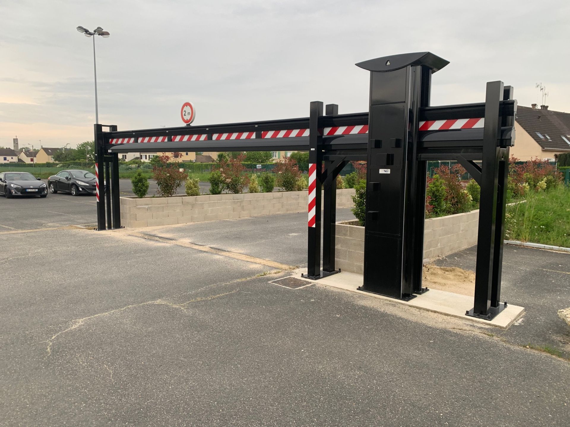 Portique motorisé adapté pour parkings et déchetteries