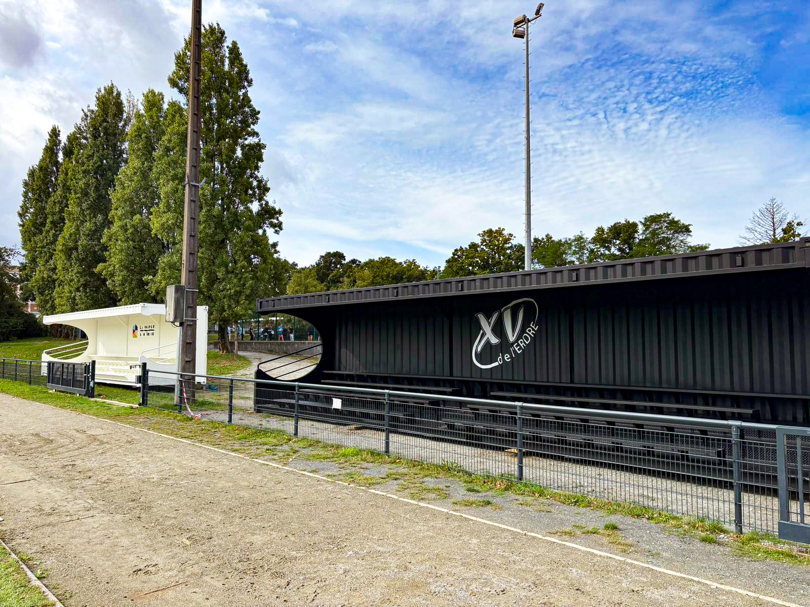 Container tribune 20 pieds ou 40 pieds robuste et modulable conçu pour les festivals, concerts, événements sportifs et autres manifestations_6