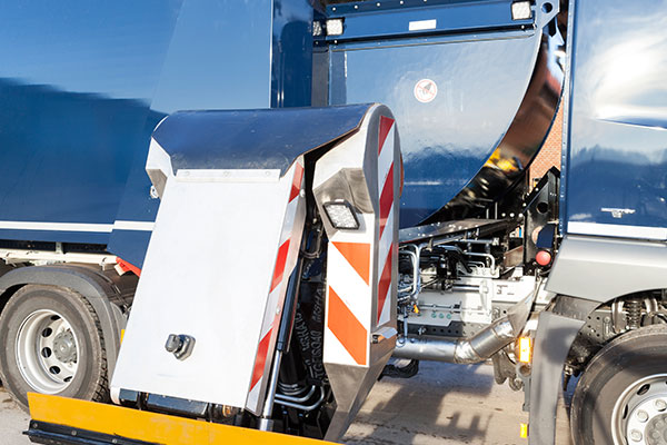 Bennes à Ordures Ménagères BOM - LATERO - chargement latéral automatisé - gain de temps - simplification de la collecte - écologie et performances énergétiques_6