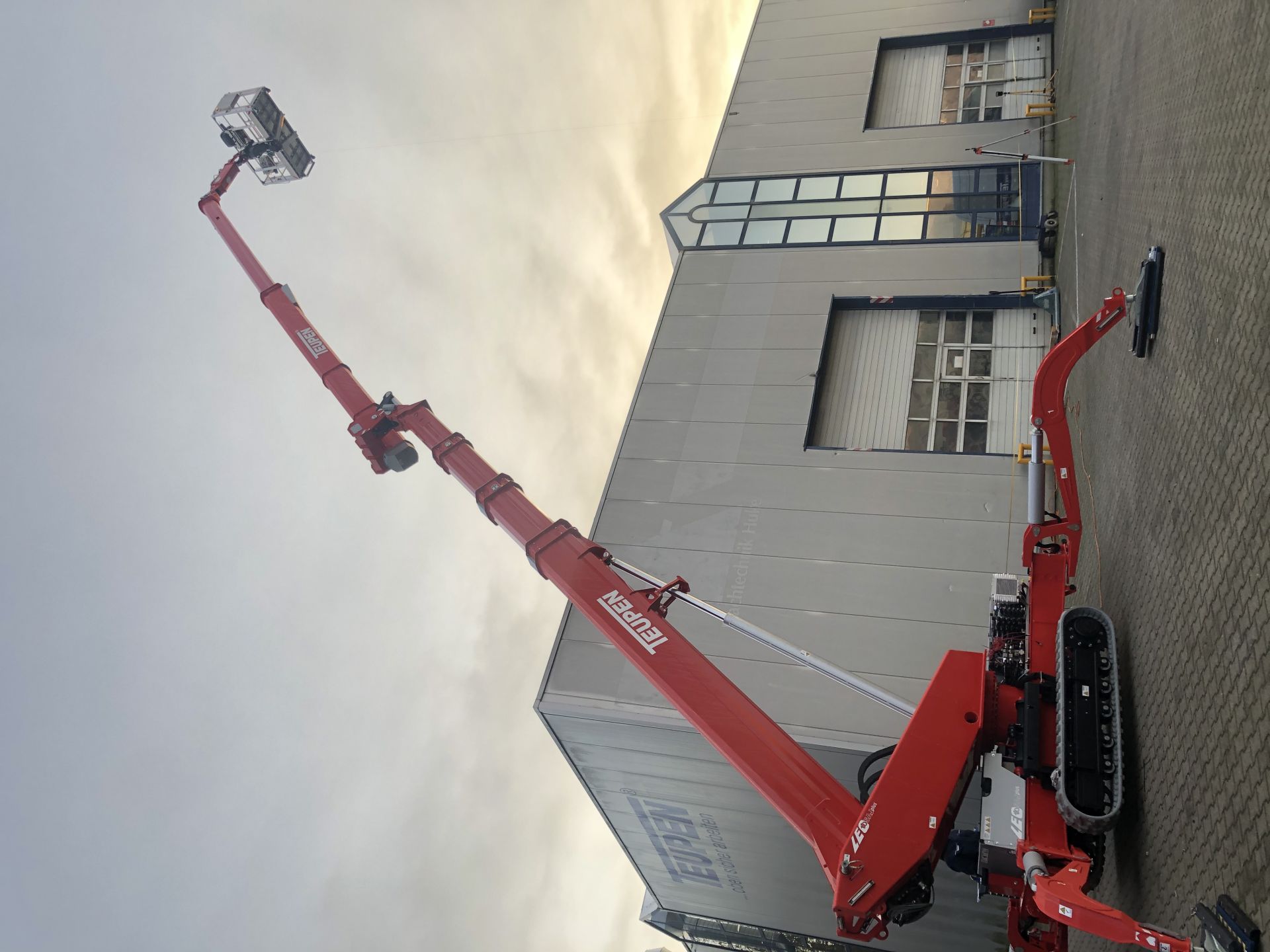 Nacelle araignée LEO34GTPLUS avec dispositif de levage de 450 kg