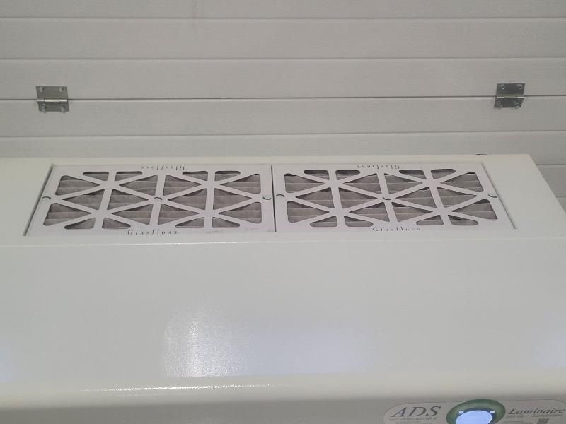 Équipement de laboratoire stérile avec ventilation DF 280 ECM