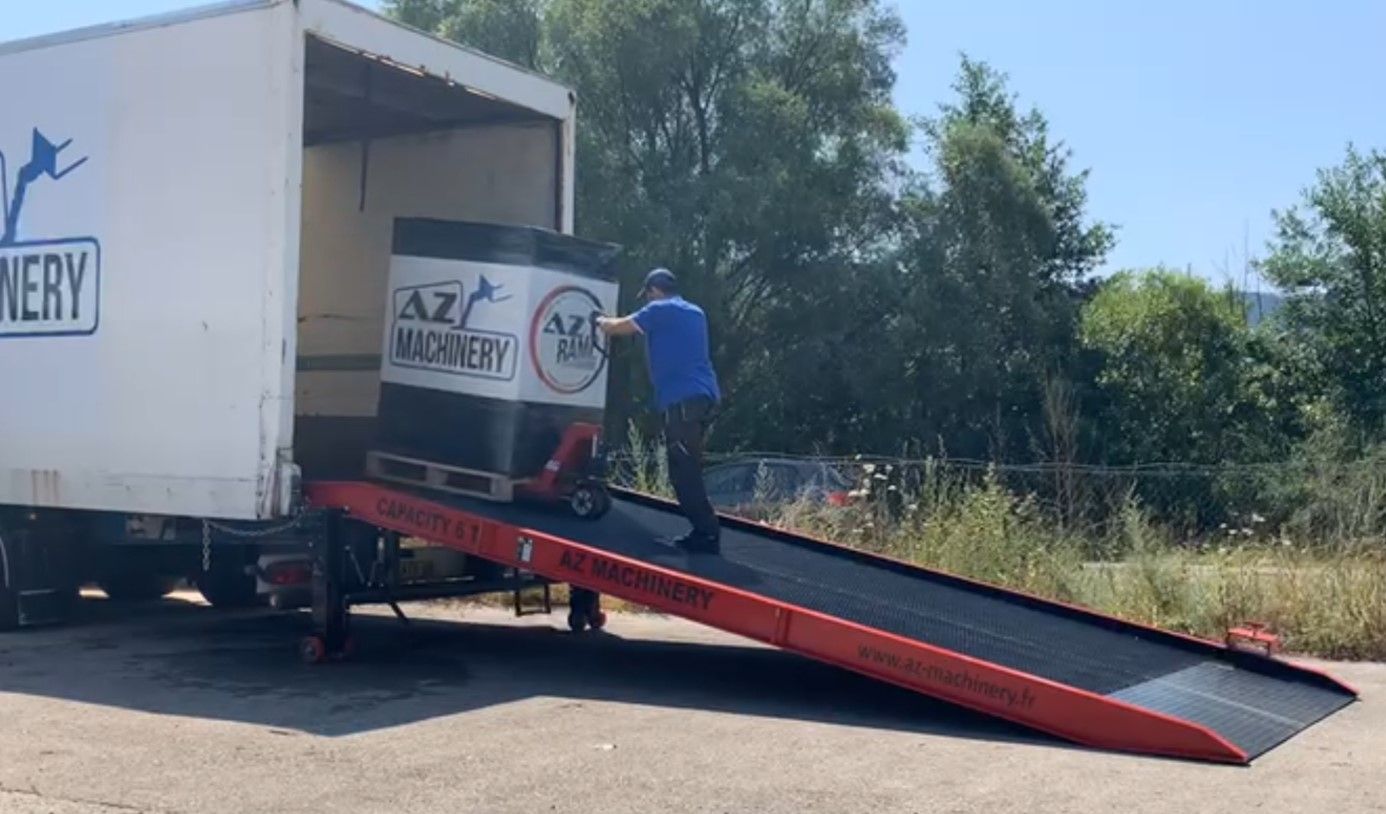 Rampe de quai mobile galvanisée AZ Ramp Prime XS - Achat ou location - Capacité de 6T à 10T - Modèle minimaliste et économique_6