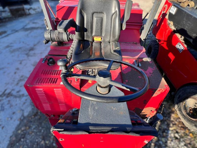 YNO 135-3 VEH Balayeuse diesel_6