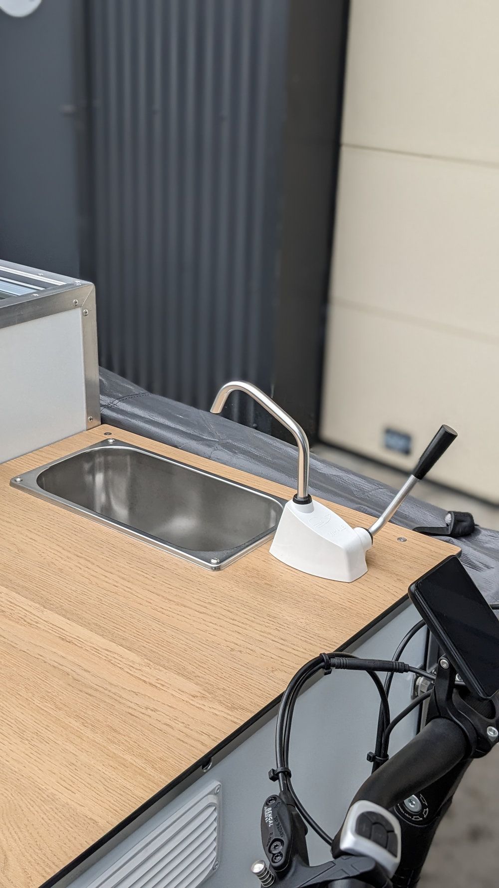 Triporteur street-food pour une restauration simple et qualitative lors d'événements, animations de quartier_6