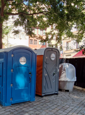 WC chimique autonome avec accessoires, idéal pour PMR - Réservoir 132L_6