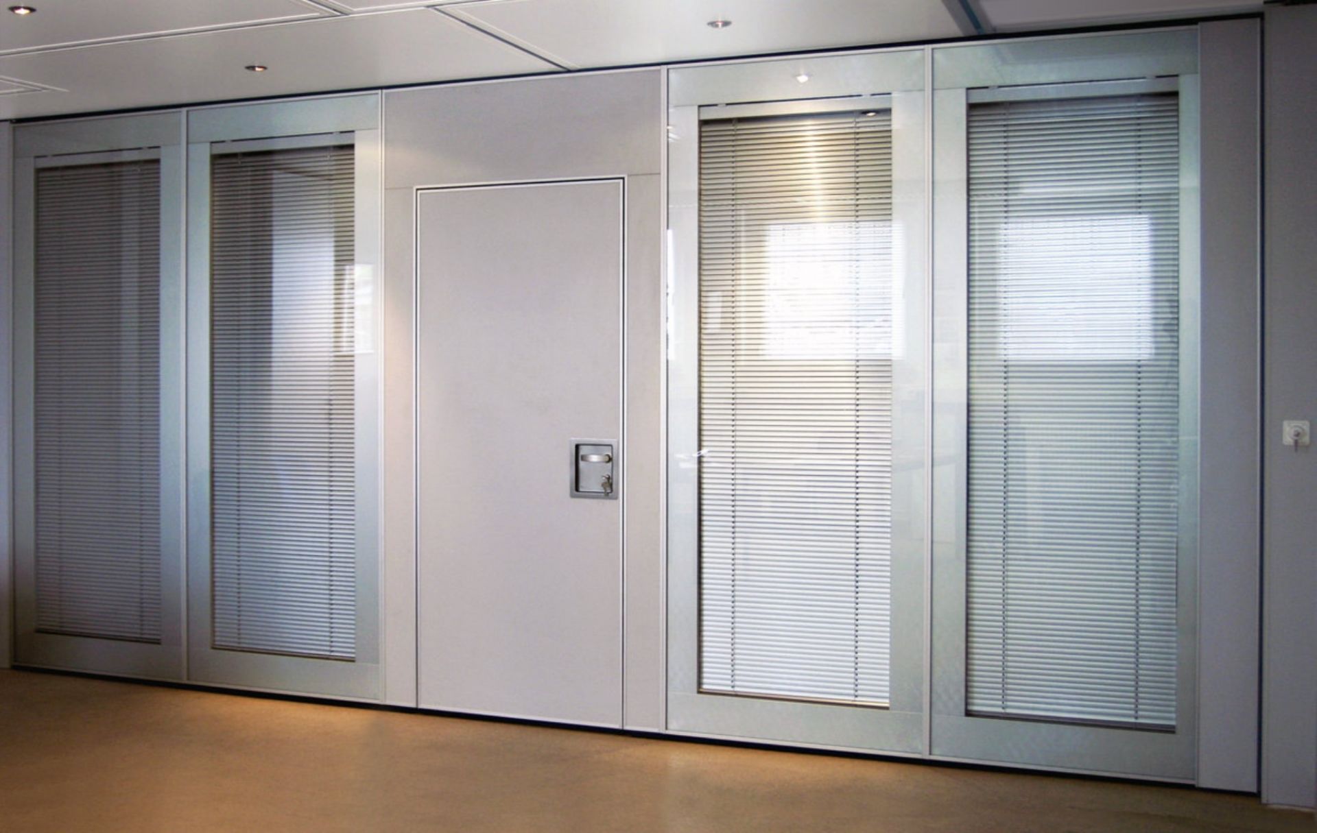 Cloison mobile acoustique de 39 à 60 rwdb panneaux pleins ou vitrés_6