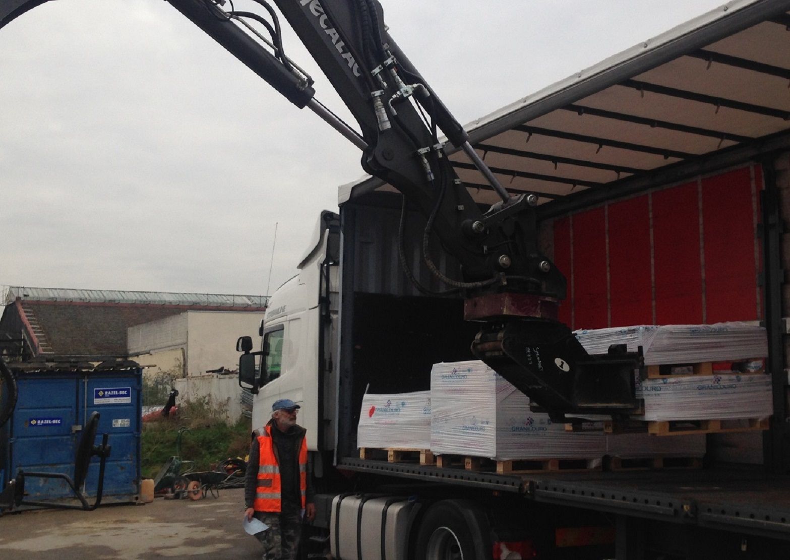 Tabliers et fourches pour engins de terrassement