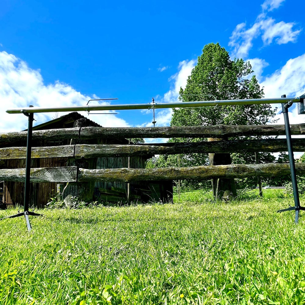 Tournebroche pratique et démontable pour usage en extérieur