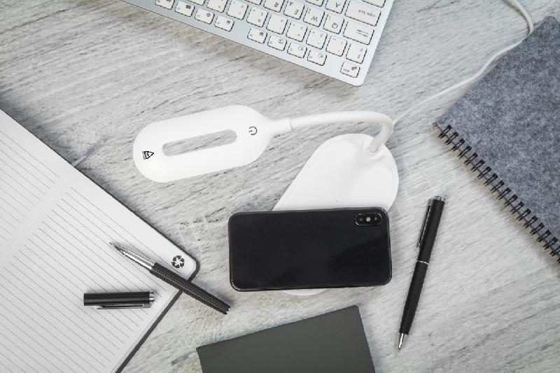 Lampe de bureau multifonctionnelle RABS - ABS recyclé - Chargeur rapide sans fil 15W - LED et luminosité réglable_6