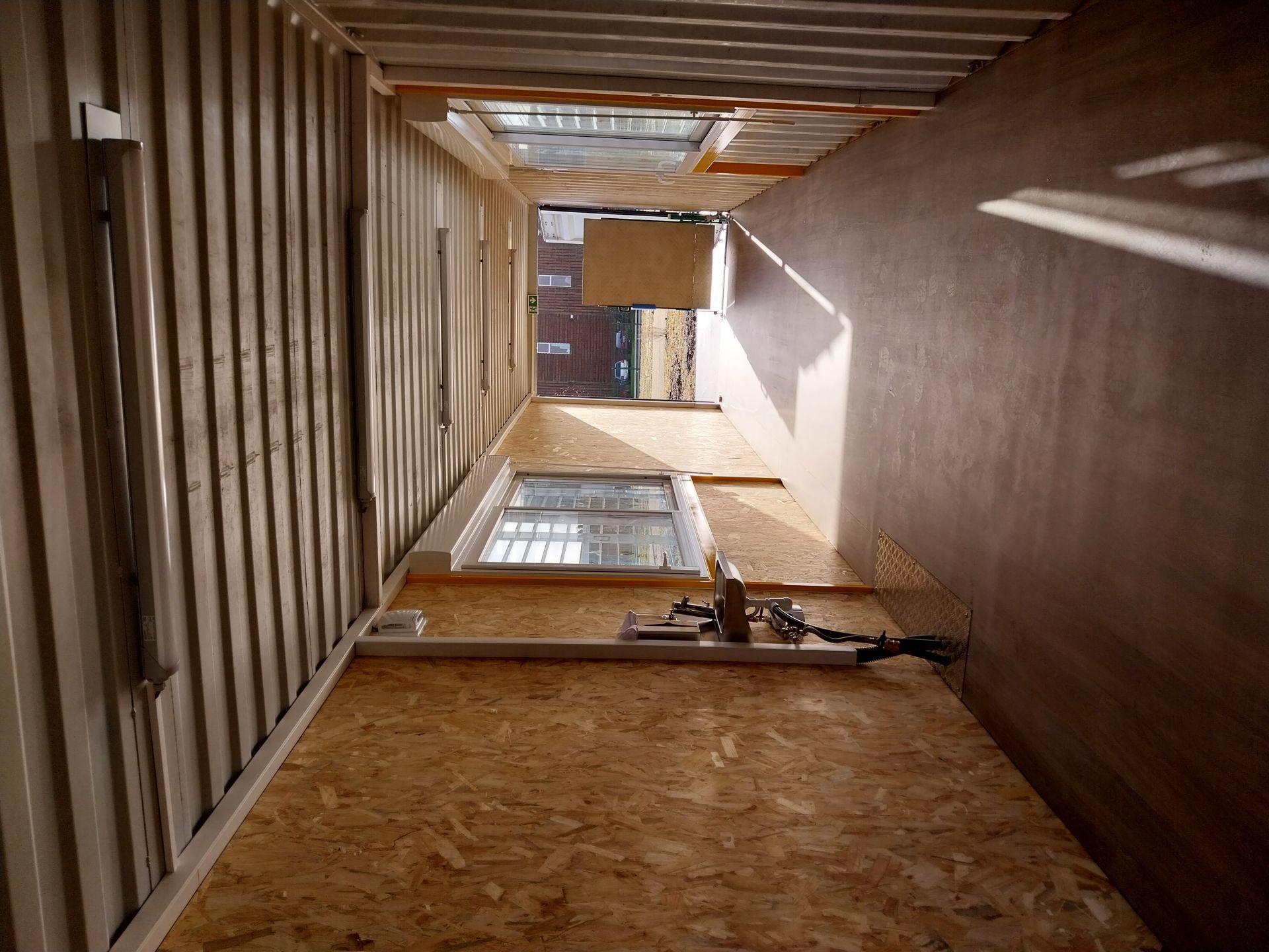 Container technique 20 ou 40 pieds pour ateliers,  bureaux, salles de stockage et salle de réunion_6