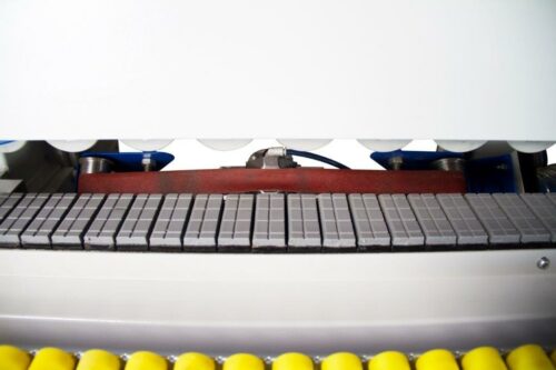 Machine de traitement automatique des bords - KBA : Meulage, fraisage et ponçage pour une rentabilité accrue_6