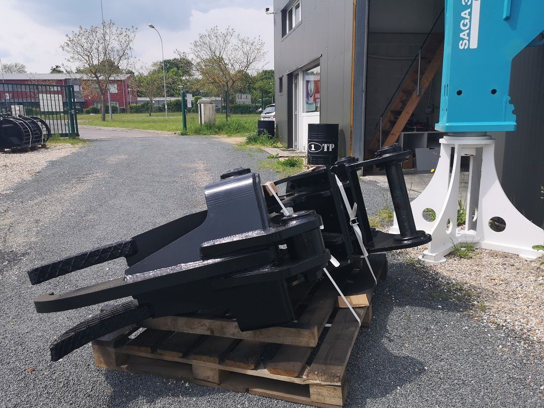 Croque souche pour pelle de 12 à 30 tonnes_6