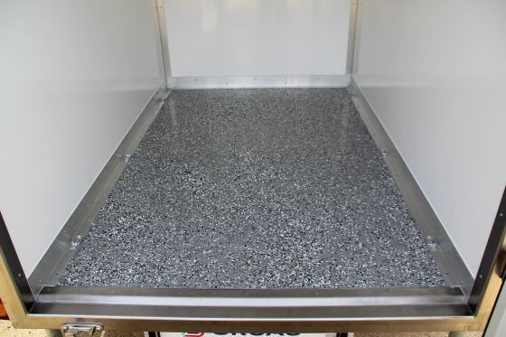 Remorque réfrigérée avec cadre arrière en inox et panneaux XPS