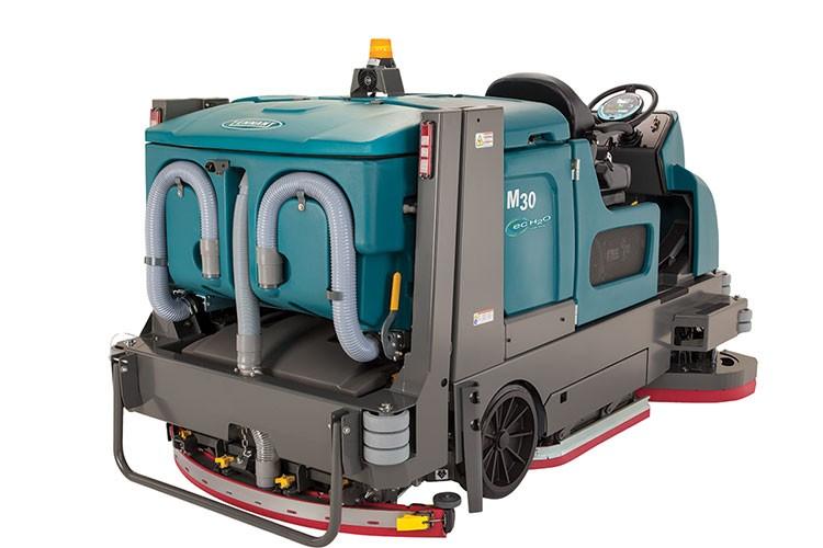M30 Large balayeuse-laveuse TENNANT autoportée intégrée_6
