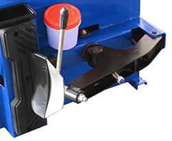 Démonte-pneus automatique à colonne inclinable 28