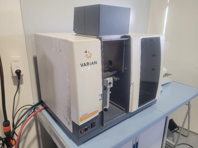 Spectromètre d'Absorption Atomique flamme VARIAN SpectrAA 240FS_6