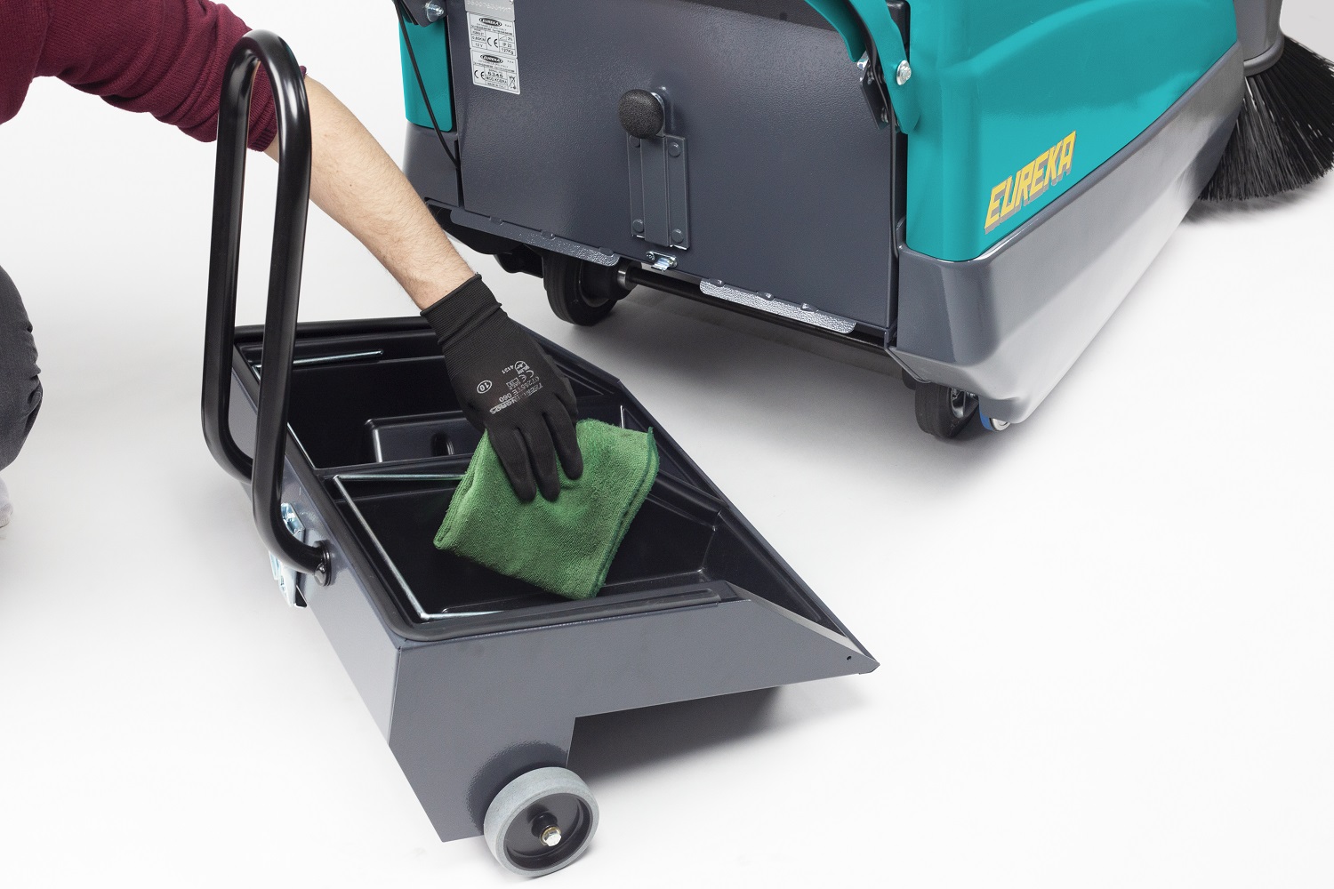 Balayeuse accompagnée Kobra - Nettoyage rapide des moyennes dimensions - Essence ou électrique silencieuse_6