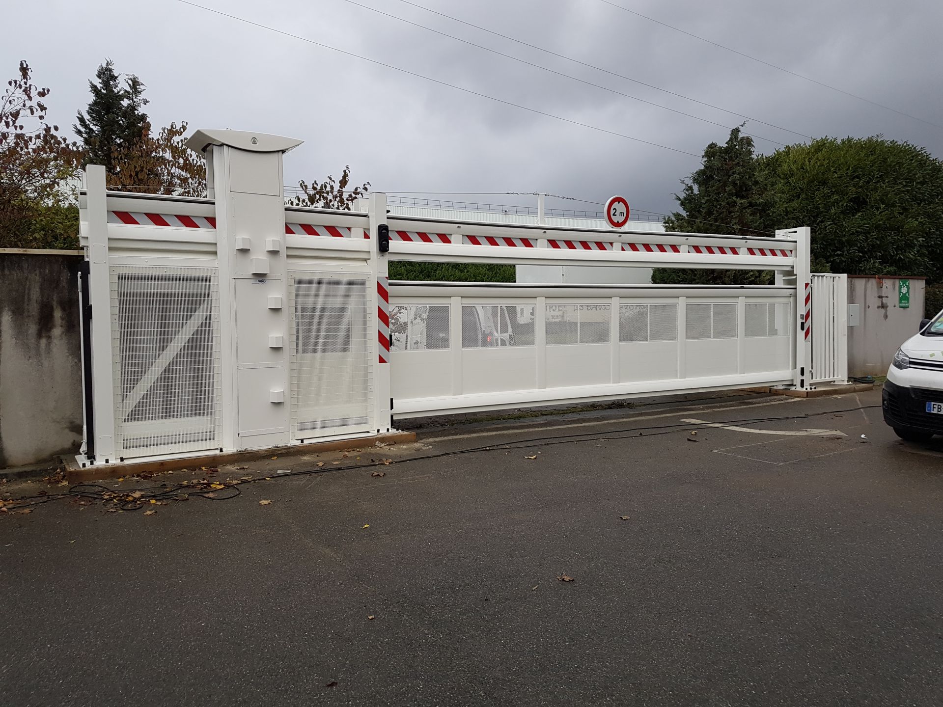 Portail coulissant autoportant ulmalupark_6