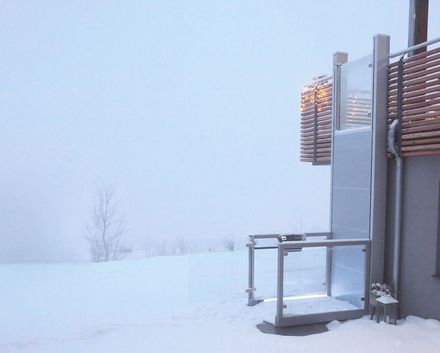 Plateforme élévatrice verticale UNAPORTE® - résistante aux intempéries pour une hauteur jusqu'à 3m - en Bretagne et à Nantes_6