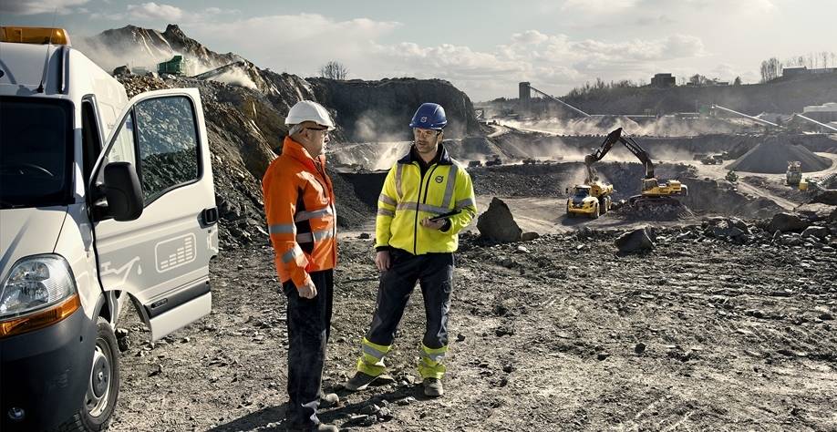 Rayon de déport arrière de 1 650 mm pour la pelle EW60E