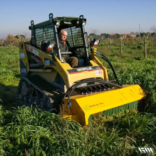 Débroussailleuse pour chargeuse Série DC_6