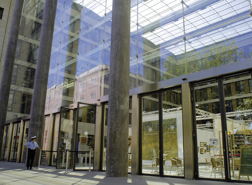 Porte battante DFA 127 - système universel et silencieux - modèles Record disponibles_6