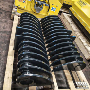 Râteau forestier adapté aux pelles de petites tailles