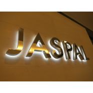 Lettrage 3D en métal avec finition noir brossé