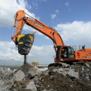 Godet concasseur BF150.10 pour pelles hydrauliques_7