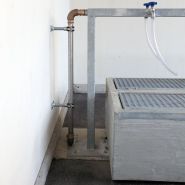 Installation de nettoyage des chaussures sur sol - Lave-chaussures robuste en béton armé avec 4 à 16 stations_6