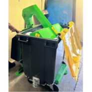 Compacteur et tasseur de bac 660L à 1100L pour déchets en EHPAD._6