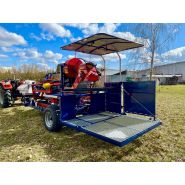 Machine agricole avec éléments de vibration en plastique et métal