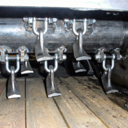 Épareuse pour pelles moyennes avec couteaux en Y