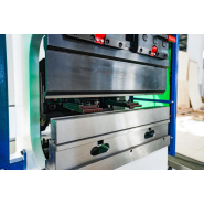 Plieuse électrique à commande numérique ARROW - PE 400x6T - Compacte et précise pour pliage de petites pièces_6