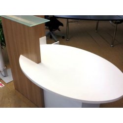 Banque d'accueil compacte et fonctionnelle - OVO pour petit espace avec plateau en verre